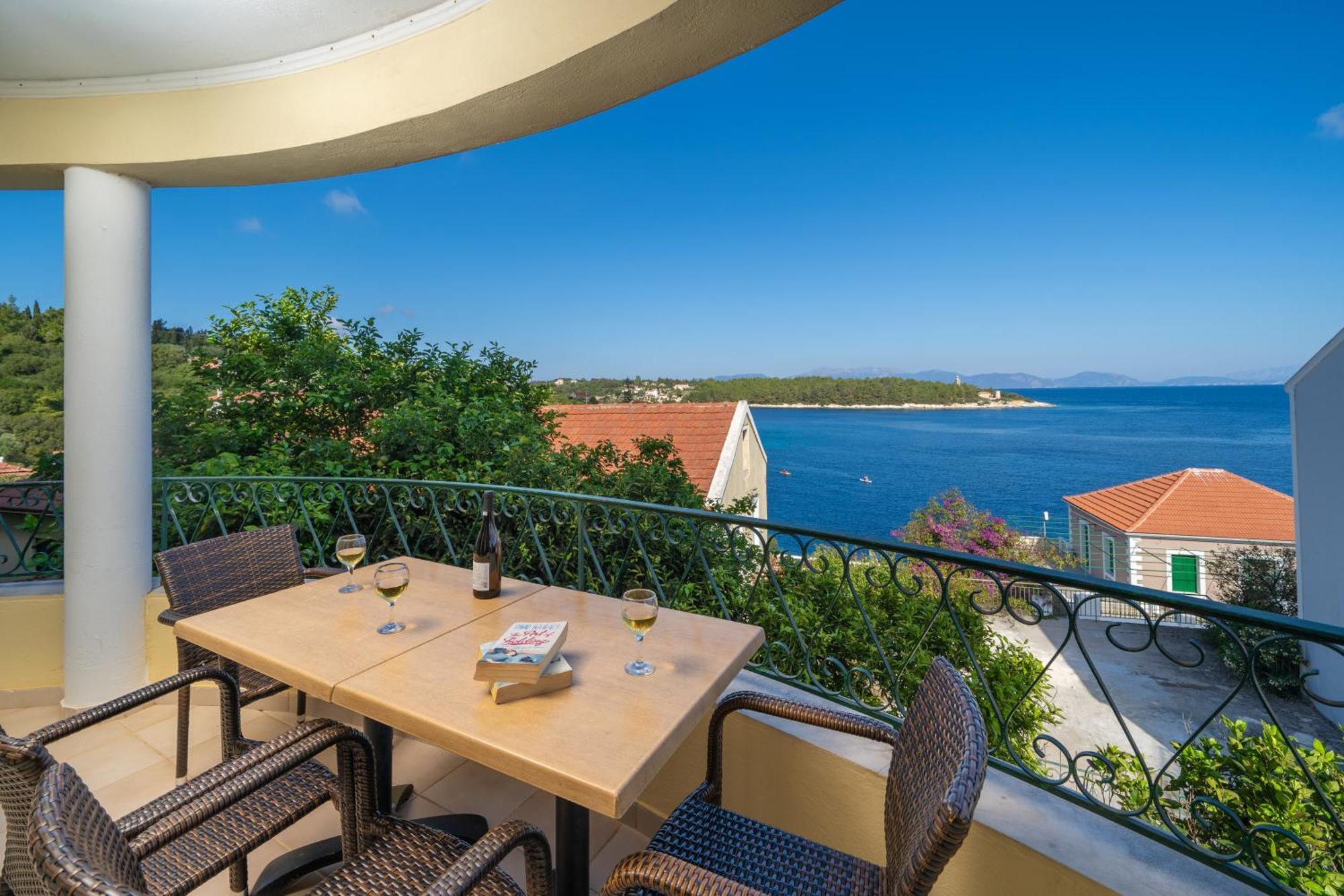 Stella Hotel Apartments Фискардон Экстерьер фото